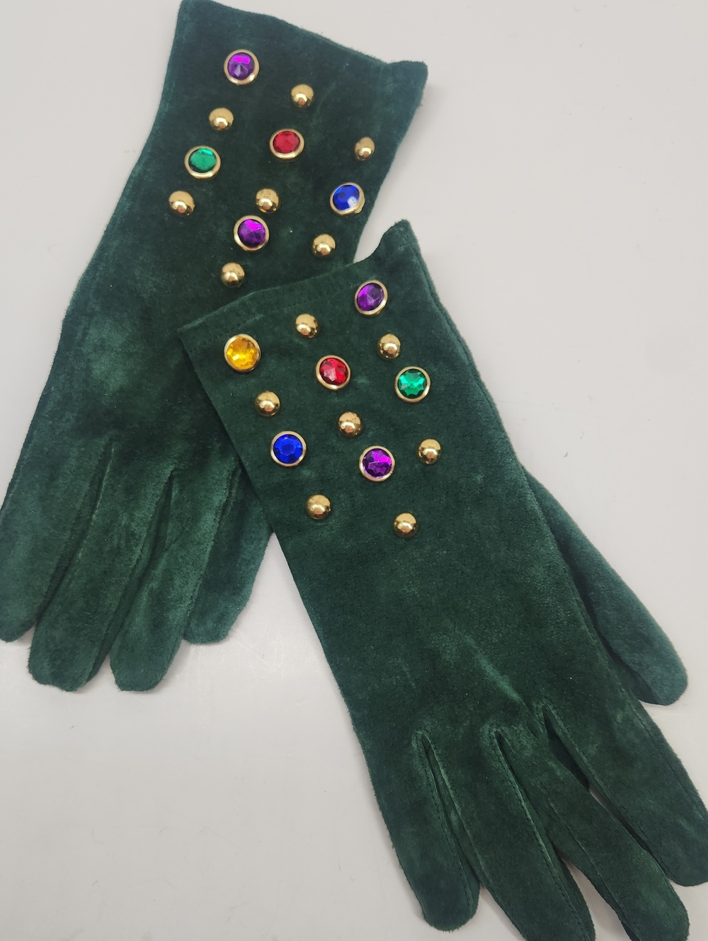CAROLINA AMATO Green Suede Gloves with Multicolor Jewel Studs 90S